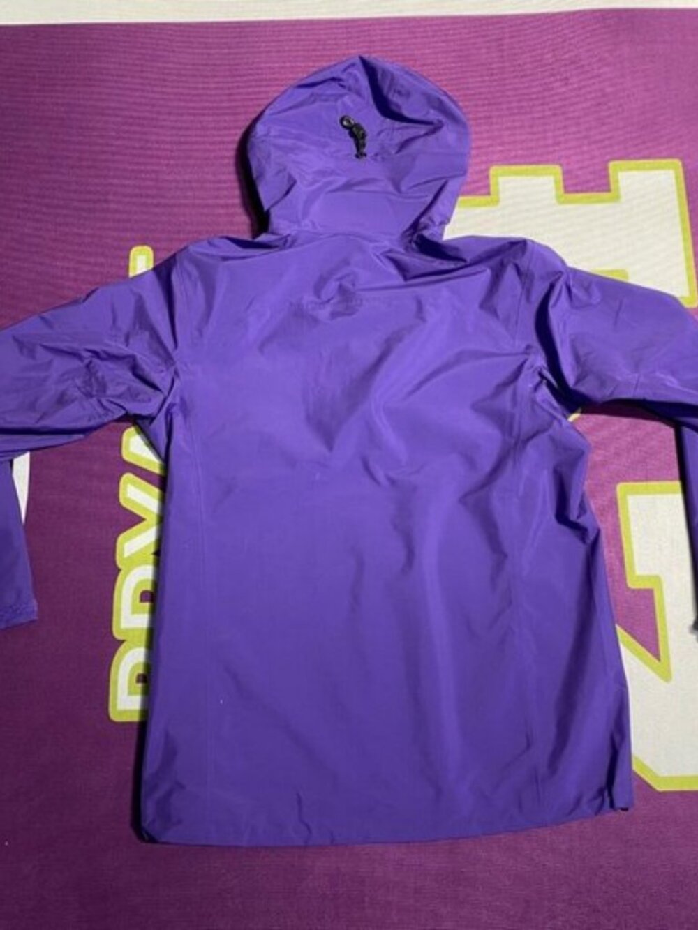 ARCTERYX Beta Lightweight Hardshell Outdoor Windproof Waterproof Hooded Jacket. - Picture 2 of 9